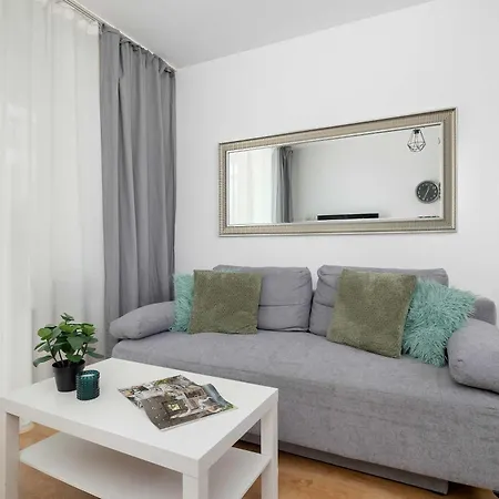 Cozy & Pet-friendly With Balcony By Renters *
