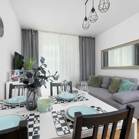 Cozy & Pet-friendly With Balcony By Renters * Krakkó