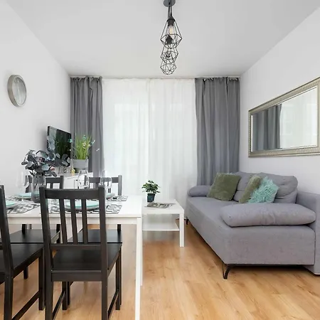 Apartman Cozy & Pet-friendly With Balcony By Renters *