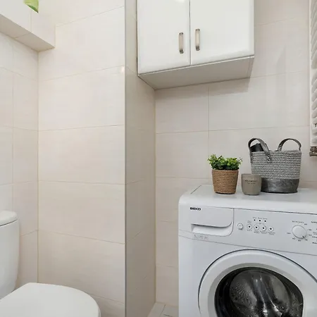 Apartman Cozy & Pet-friendly With Balcony By Renters