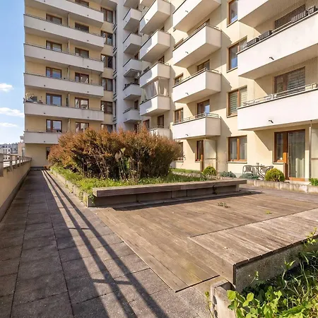 Cozy & Pet-friendly With Balcony By Renters Apartman
